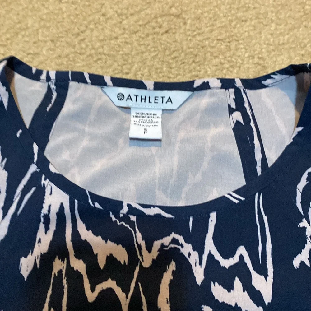 Athleta Zephyr Navy and White Sleeveless Top - Picture 2 of 3